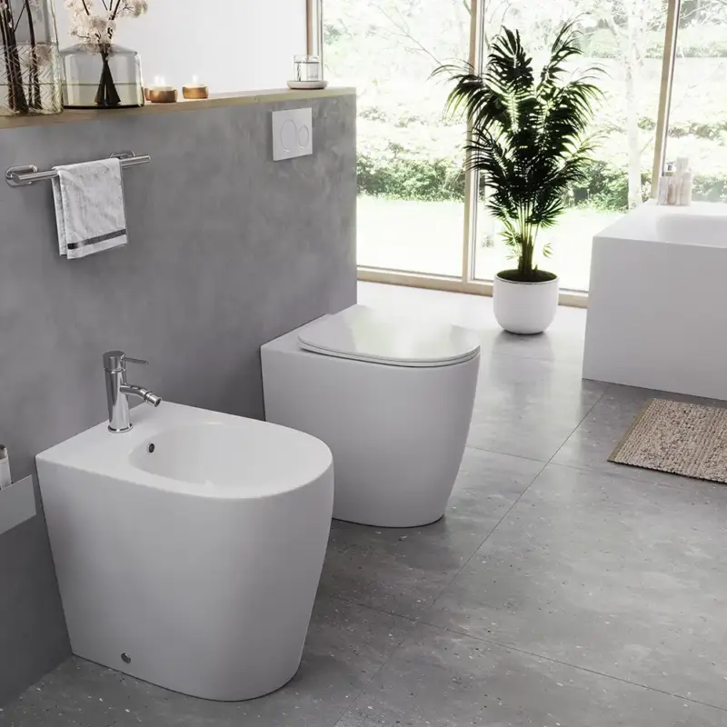 Sanitari filomuro comfort in ceramica bianco lucida h50 cm sedile soft close | Praga Occasione Imperdibile